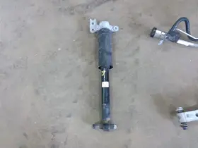 527.gm8d18 Equinox 2018 Strut 241141