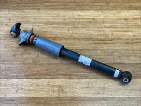 8v0513021n Audi 2015 2016 - 2024 S3 Rear Left / Right Shock Absorber Oem