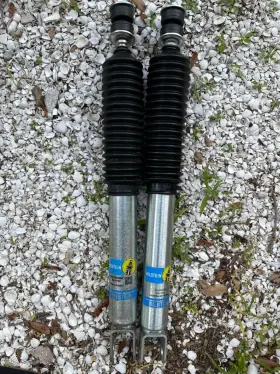 24-185950 Bilstein 42 B8 5100 Front Shock Absorbers For Avalanche Silverado Sierra 1500