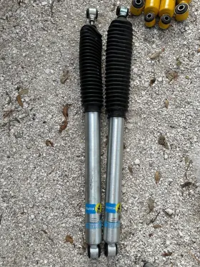 24-186025 Bilstein 206 B8 5100 Rear Shock Absorbers 99-16 F-250 And F-350 Super Duty Pair