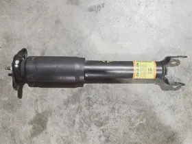 527.gm1z06 Chevrolet Corvette 2006 Strut 555526