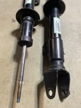 2-253600-001 Chrysler Used 67k Miles 2017 Dodge Challenger Struts Set Of 2
