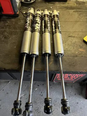 985-24-171 Fox Performance 2.0 Front And Rear Shocks 2020-2023 Jeep Gladiator Jt 0-1.5 Inch