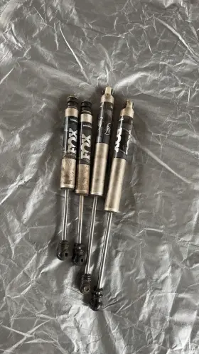 L54897 Fox Front 7-9 Inch And Rear 7-10 Lift Shocks For Chevrolet Silverado 3500 01-06