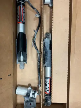 883-26-050 Fox Shocks Front Elite For 18-24 Jeep Wrangler/gladiator With 2-3 Inch Lift