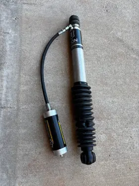 56505r Icon Vehicle Dynamics 2.0 Rear Remote Reservoir Shock For 1-3 Inch Lift Gx470 4runner Fj - Leaking