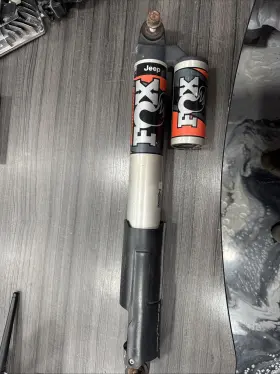 68368972af Jeep 2021 Gladiator Rear Right Passenger Side Shock Absorber Strut Oem Fox 68368972af Jeep 2021 Gladiator Rear Right Passenger Side Shock Absorber Strut Oem Fox