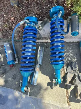 25001-192a King Shocks Front Coilovers 17-22 Colorado Zr2 Part