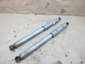 554305 Kyb 82-85 Toyota Supra Ma67 Set Of 2 Rear Strut Shock Absorber