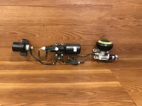 49010-60010 Lexus 2008-2021 Lx570 Hydraulic Suspension Right Side Accumulator Valve Pump Oem