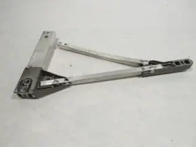 A2226200285 Mercedes-benz 18-20 S560 W222 2019 Front Right Strut Tower Support Brace Mount Bar