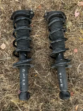 20365fl00a Subaru 18 Impreza 2.0l Rear Left And Right Shock Strut Absorber With Coil Spring Oem