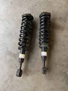 48510-60230 Toyota 2017-2022 Land Cruiser Front Shock Absorber Lh / Rh Oem