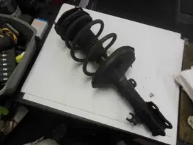 527-59317l Toyota Driver Left Strut Front Fits 97-99 Avalon 481550