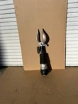 2022 Land Rover L460 Front Right Air Shock Absorber Strut M8E2-3C285-AF Used. Price: $439.00.